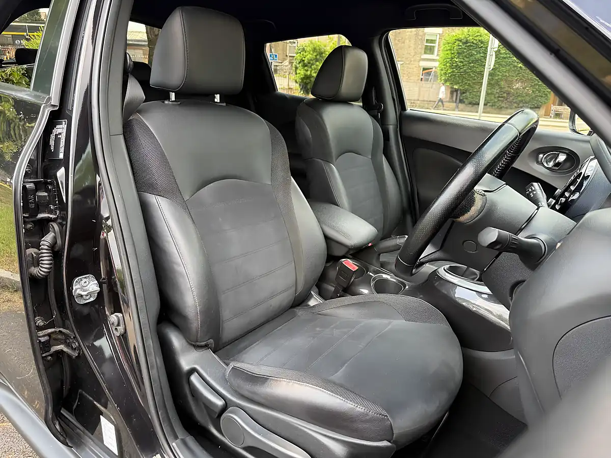 Used 2017 Nissan Juke Tekna Black - Interior and Exterior details 10