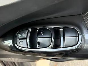 Used 2017 Nissan Juke Tekna Black - Interior and Exterior details 12