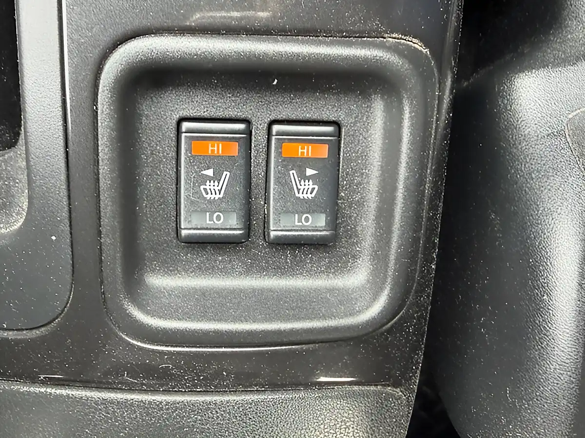 Used 2017 Nissan Juke Tekna Black - Interior and Exterior details 13