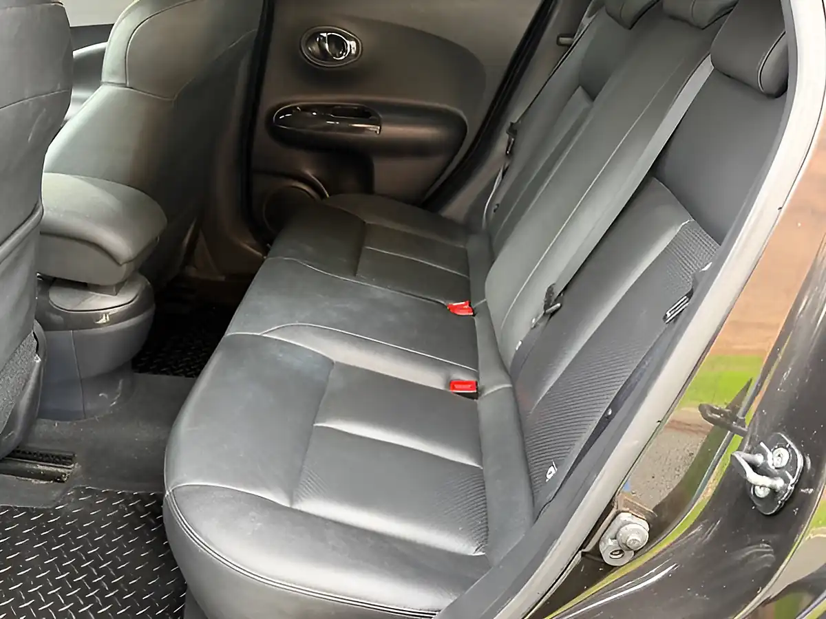 Used 2017 Nissan Juke Tekna Black - Interior and Exterior details 15