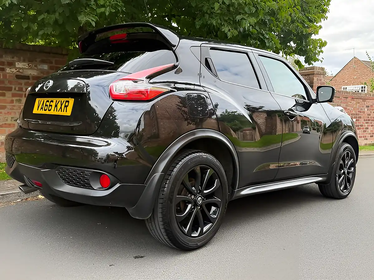 Used 2017 Nissan Juke Tekna Black - Interior and Exterior details 5