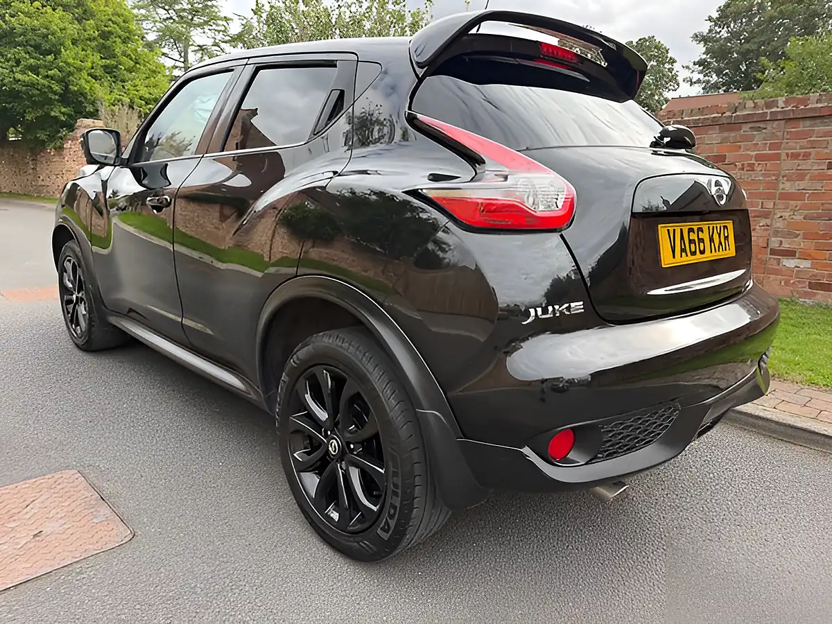 Used 2017 Nissan Juke Tekna Black - Interior and Exterior details 6