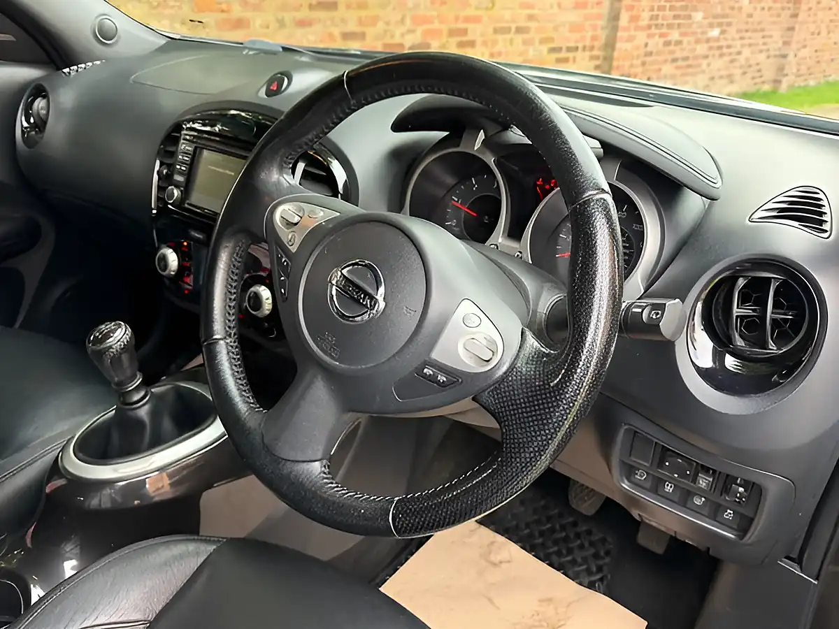 Used 2017 Nissan Juke Tekna Black - Interior and Exterior details 7