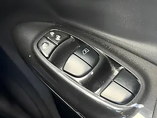 Used 2017 Nissan Juke Tekna Black - Interior and Exterior details 13