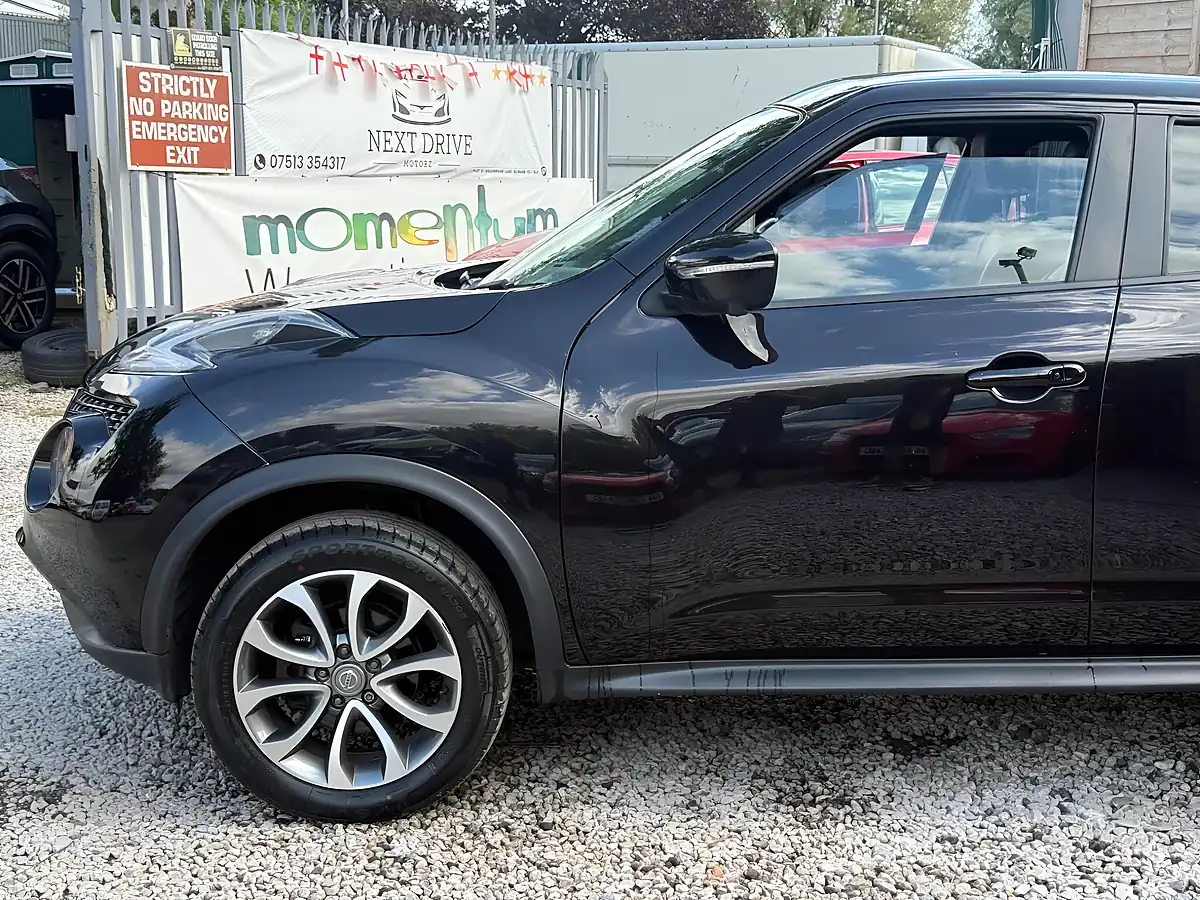 Used 2017 Nissan Juke Tekna Black - Interior and Exterior details 7