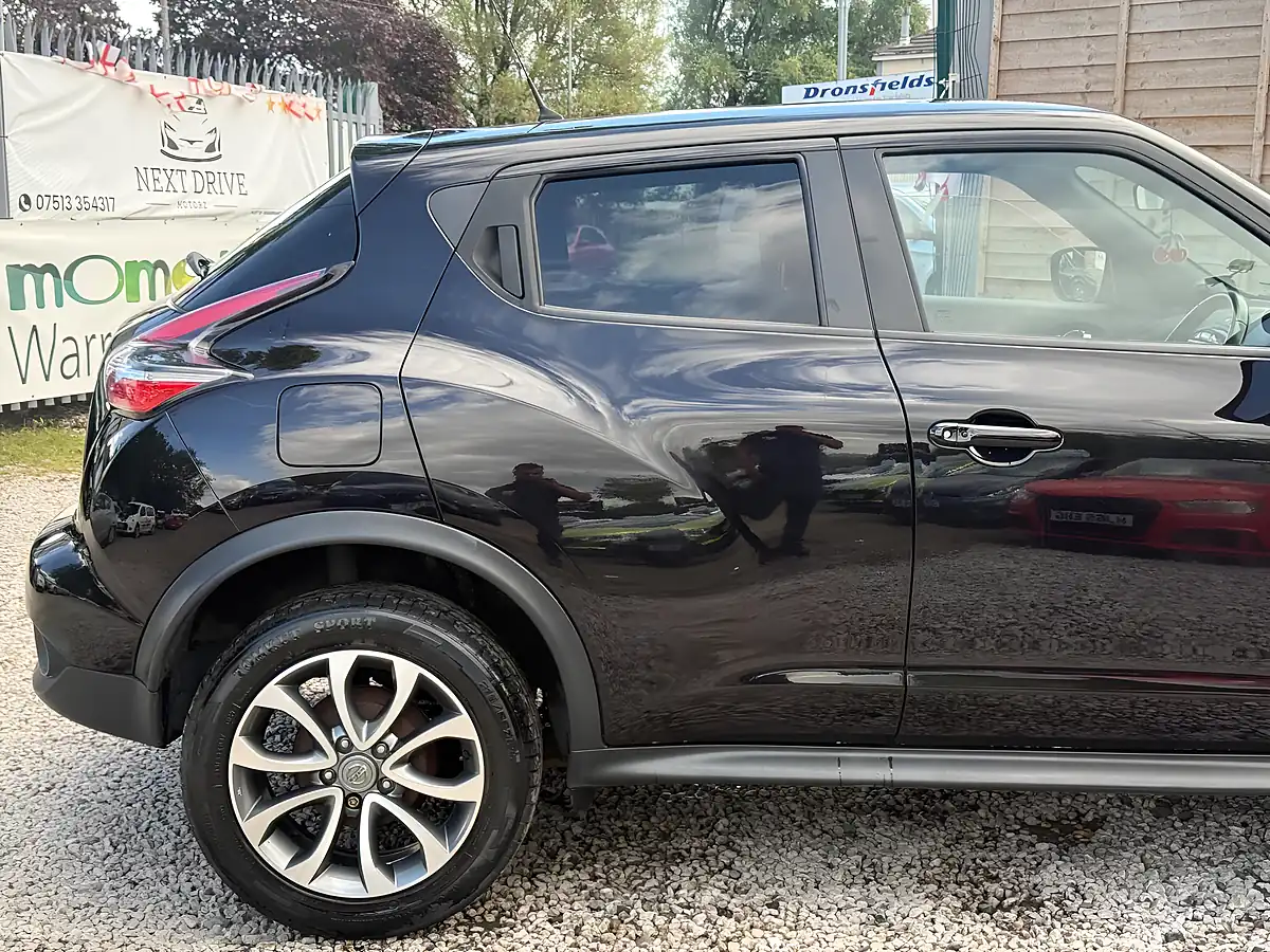 Used 2017 Nissan Juke Tekna Black - Interior and Exterior details 8