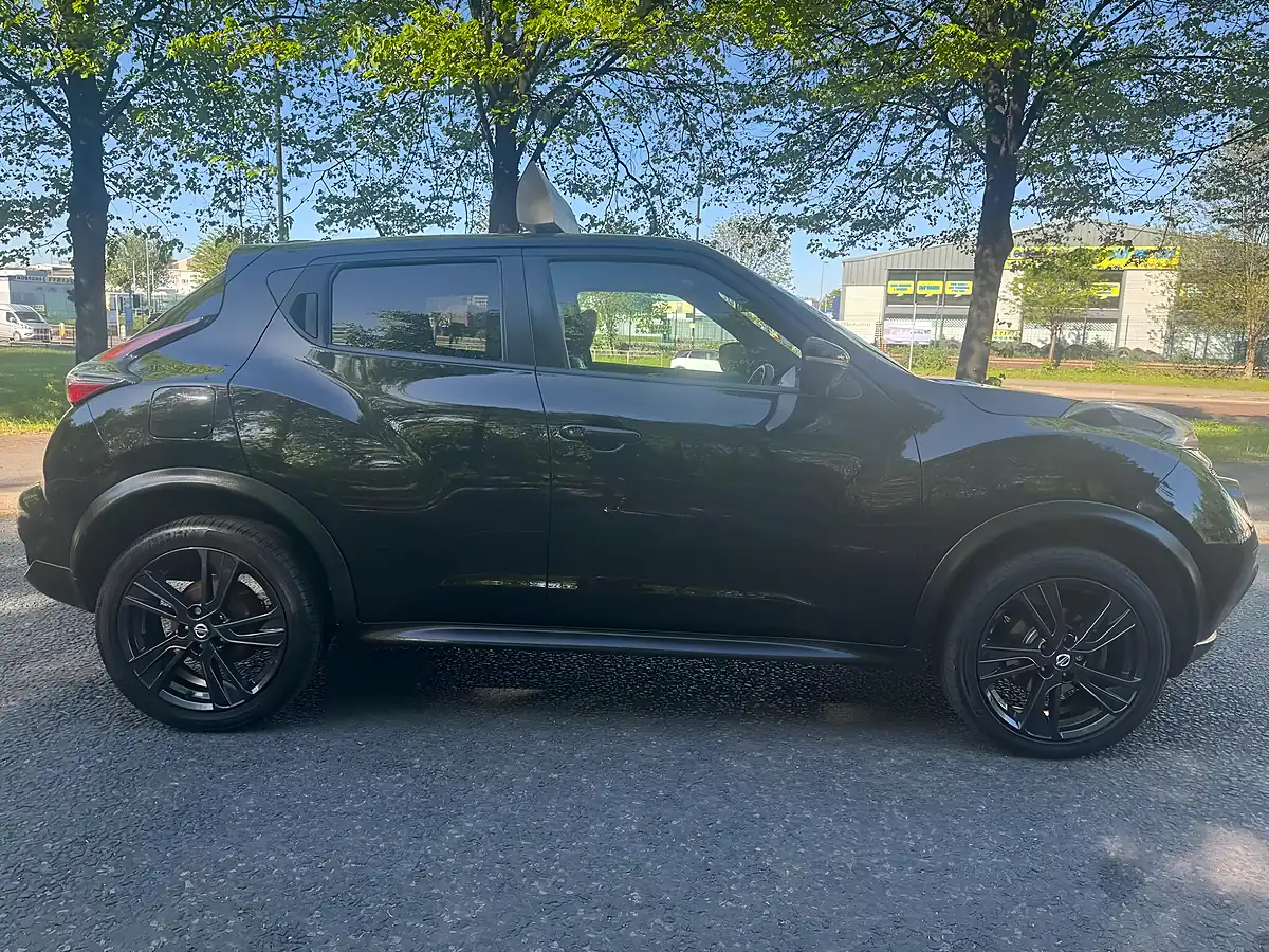 Used 2017 Nissan Juke Tekna Black - Interior and Exterior details 15
