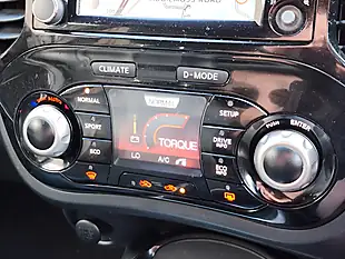 Used 2017 Nissan Juke Tekna Blue - Interior and Exterior details 14