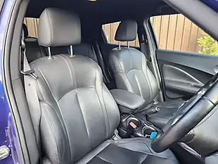 Used 2017 Nissan Juke Tekna Blue - Interior and Exterior details 6