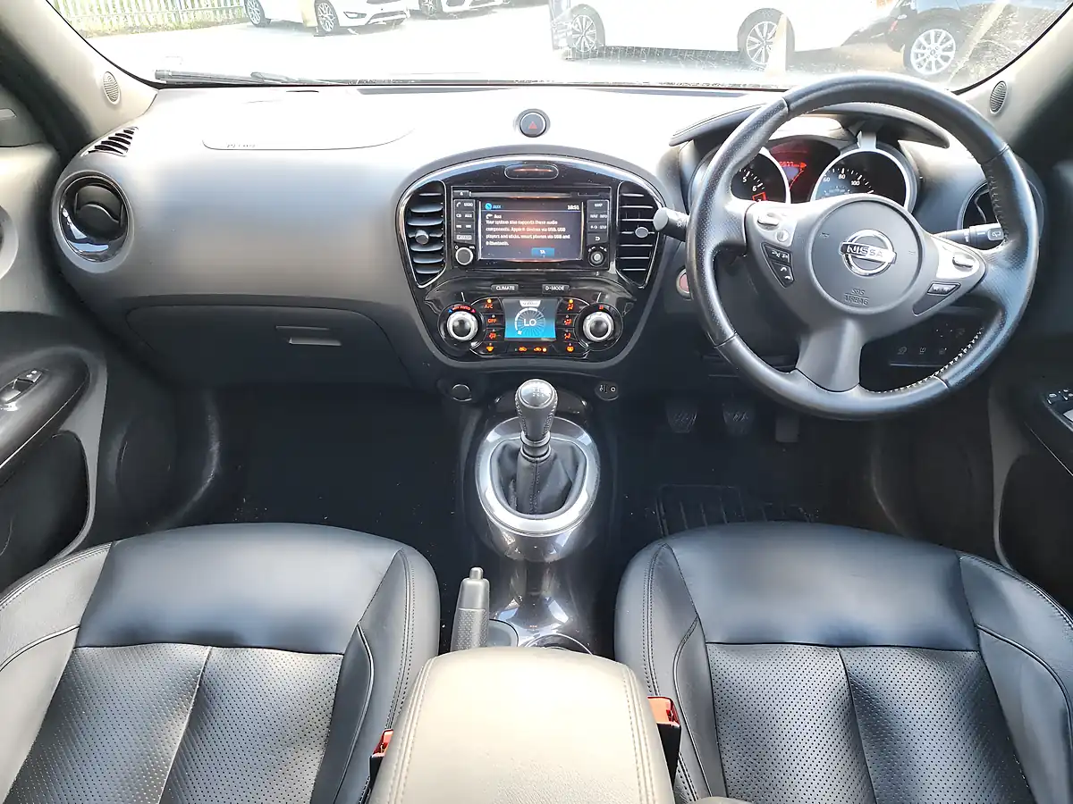Used 2017 Nissan Juke Tekna Blue - Interior and Exterior details 7