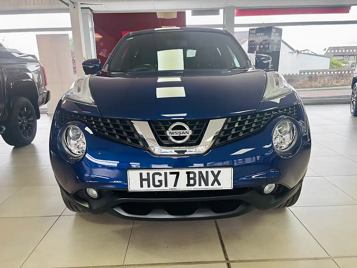 Used 2017 Nissan Juke Tekna Blue - Interior and Exterior details 2