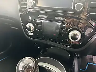 Used 2017 Nissan Juke Tekna Blue - Interior and Exterior details 20