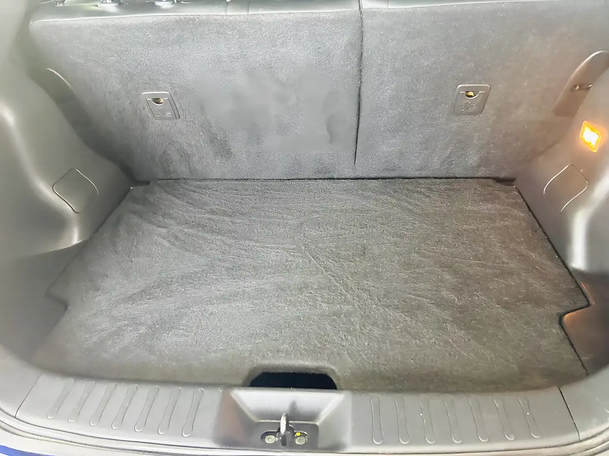 Used 2017 Nissan Juke Tekna Blue - Interior and Exterior details 7