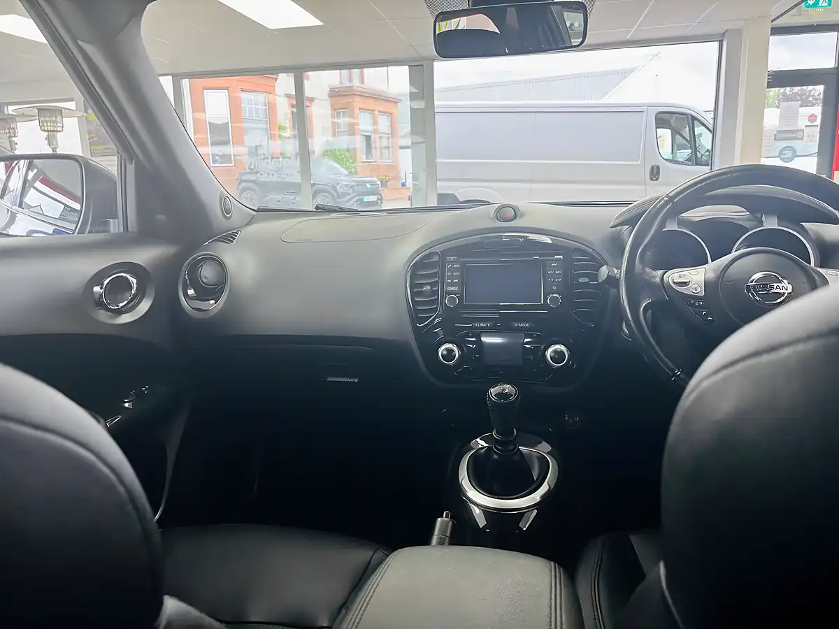 Used 2017 Nissan Juke Tekna Blue - Interior and Exterior details 9