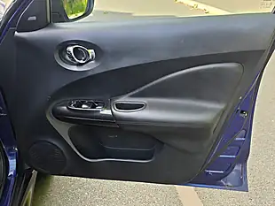 Used 2017 Nissan Juke Tekna Blue - Interior and Exterior details 12