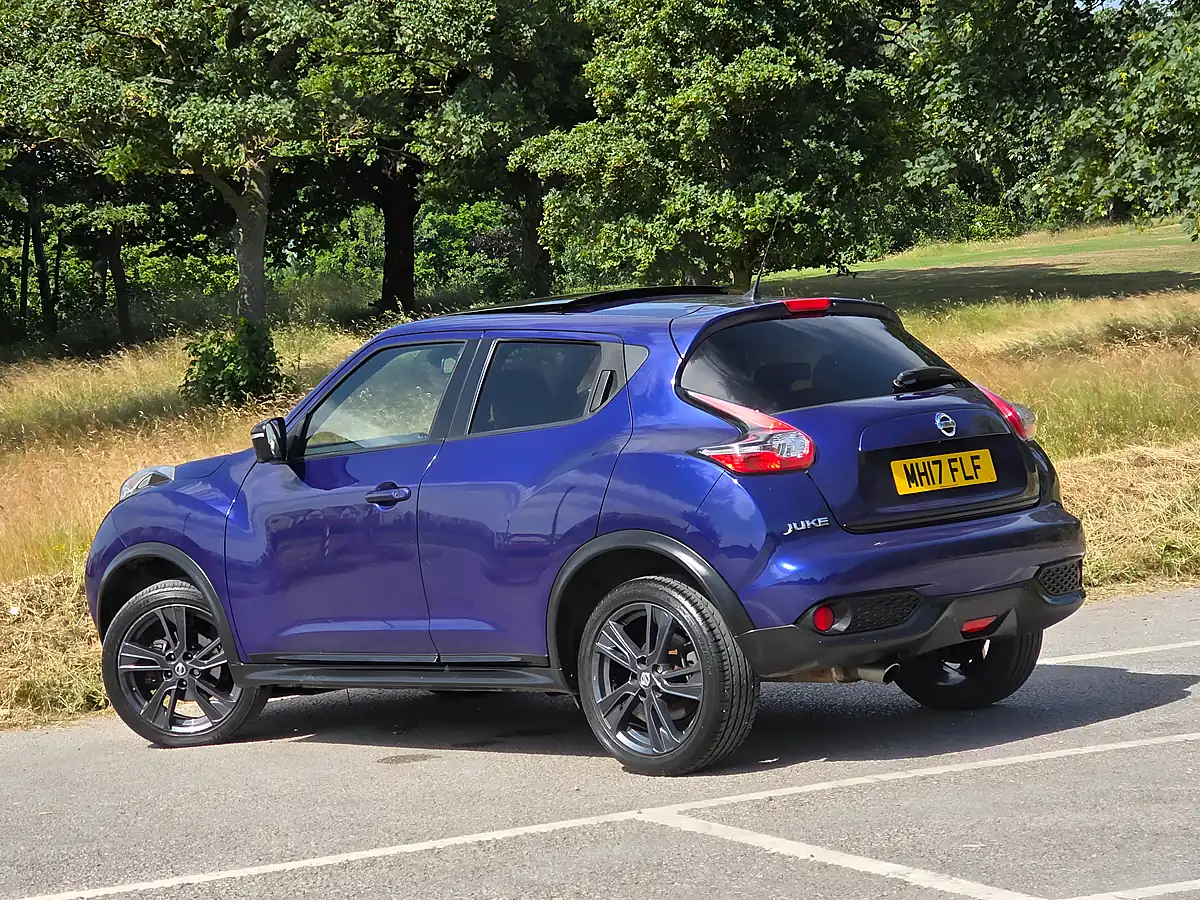 Used 2017 Nissan Juke Tekna Blue - Interior and Exterior details 5