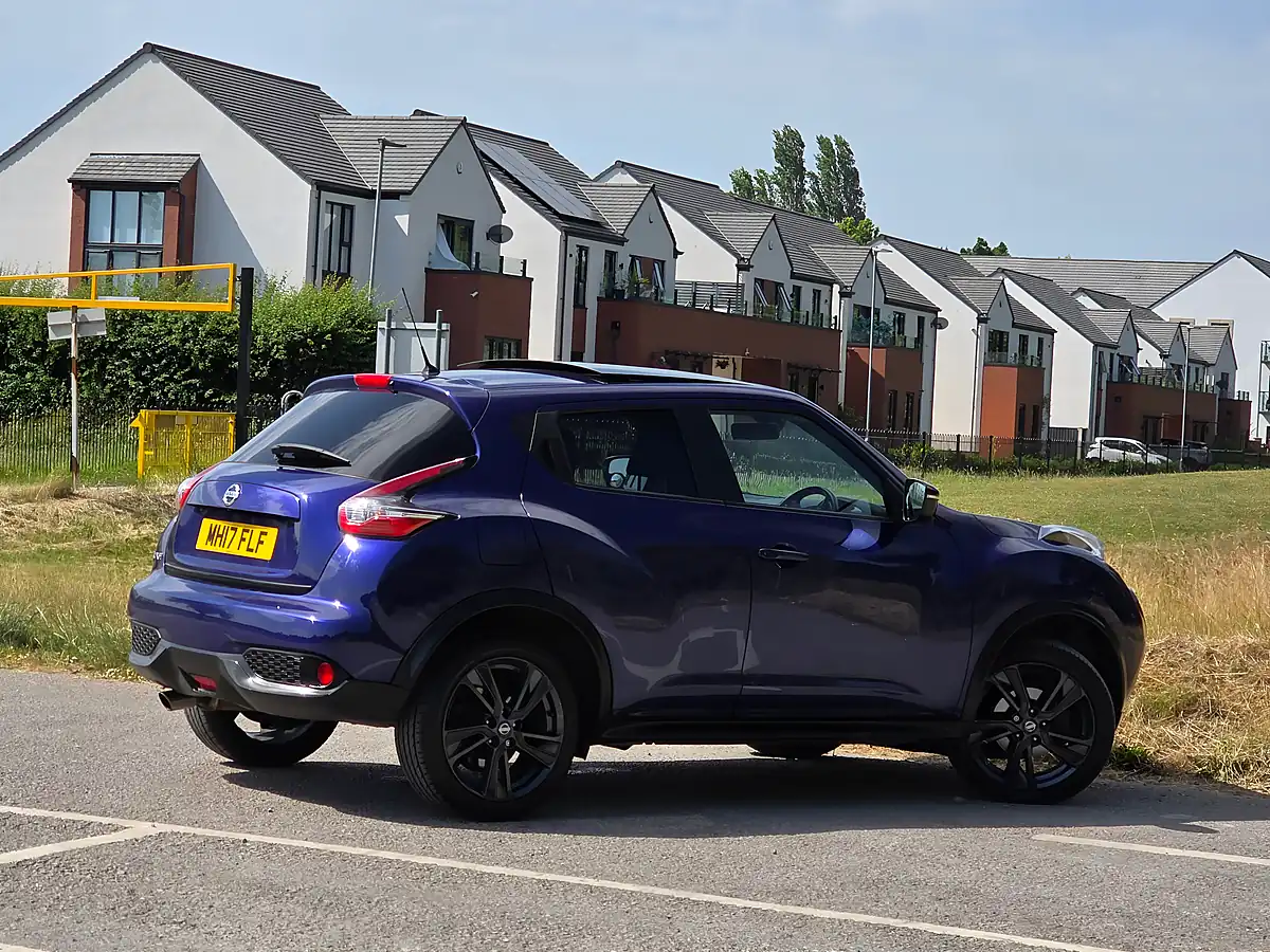 Used 2017 Nissan Juke Tekna Blue - Interior and Exterior details 7