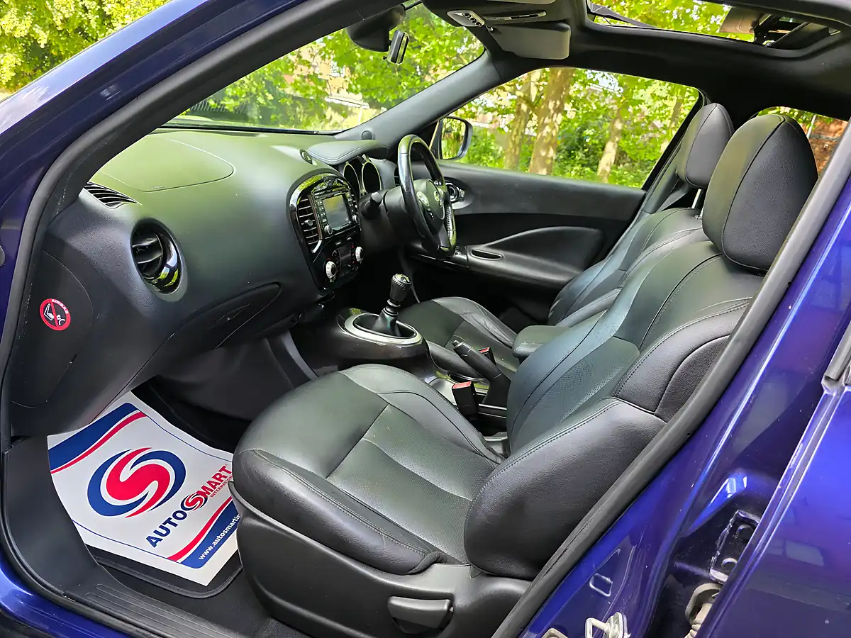 Used 2017 Nissan Juke Tekna Blue - Interior and Exterior details 9