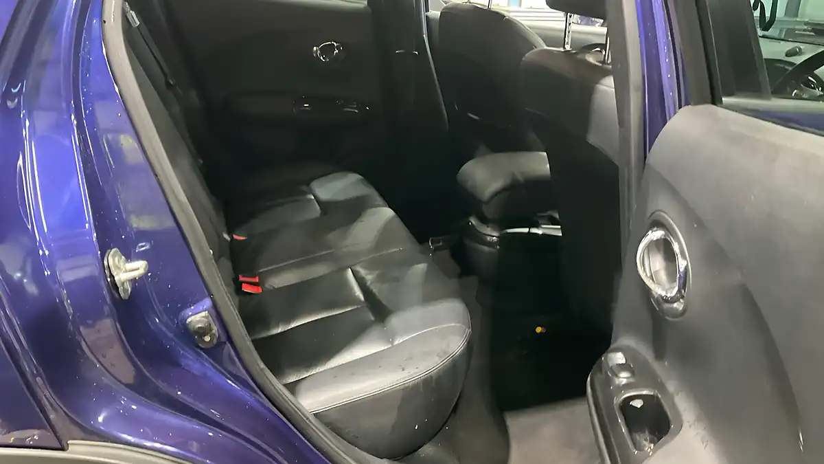 Used 2017 Nissan Juke Tekna Blue - Interior and Exterior details 10