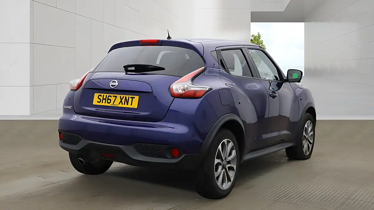 Used 2017 Nissan Juke Tekna Blue - Interior and Exterior details 4