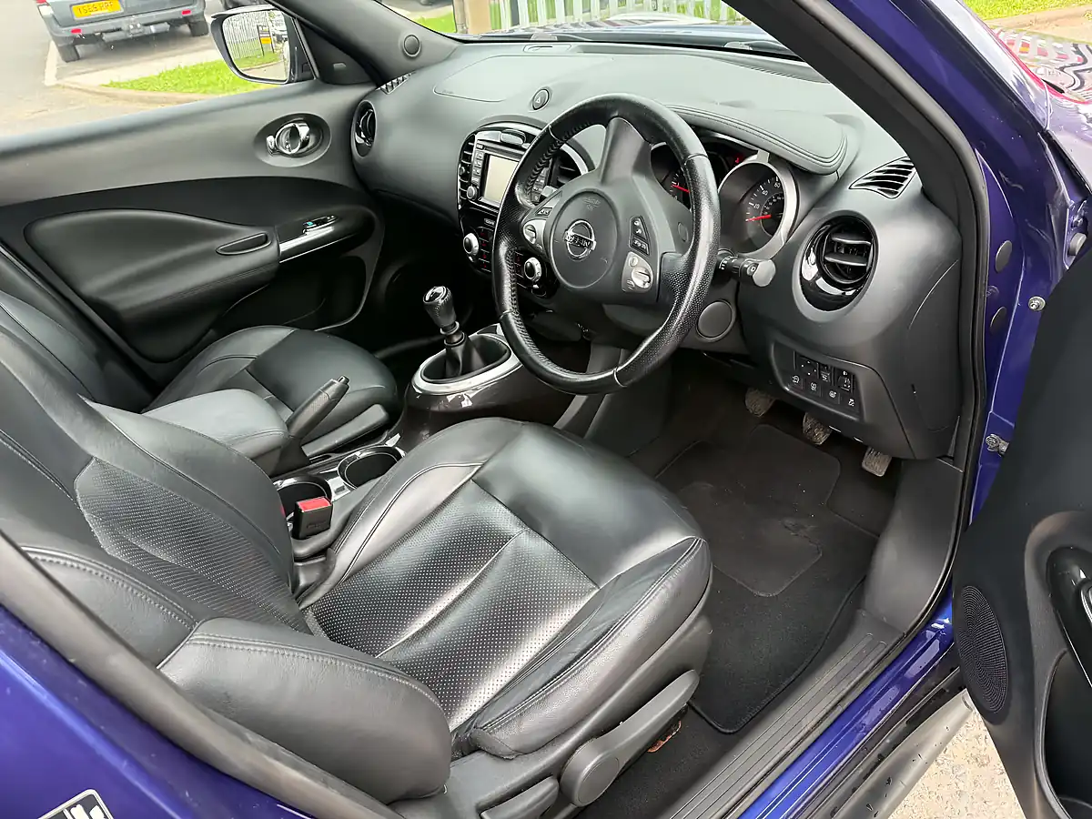 Used 2017 Nissan Juke Tekna Blue - Interior and Exterior details 11