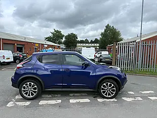 Used 2017 Nissan Juke Tekna Blue - Interior and Exterior details 3