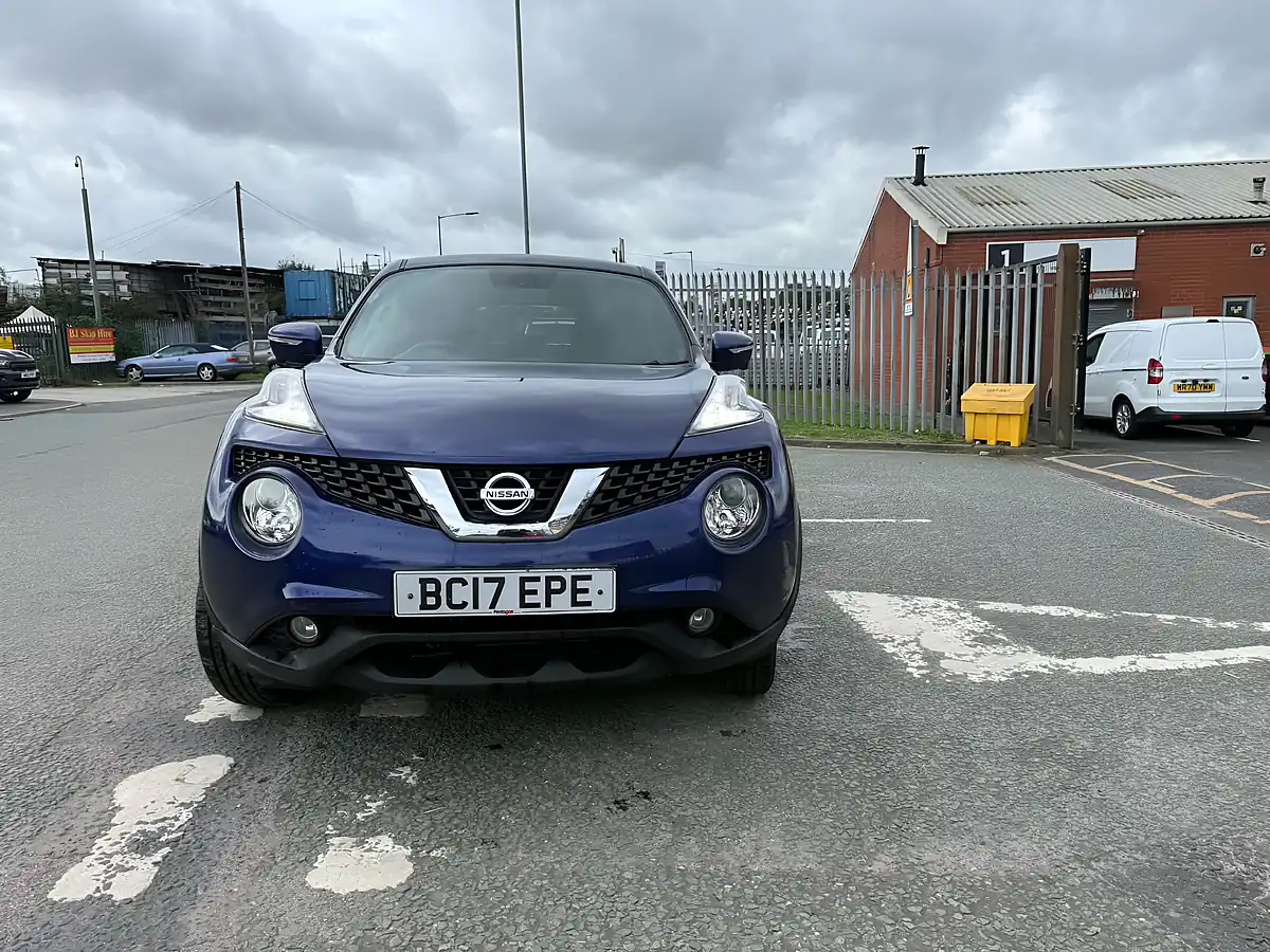 Used 2017 Nissan Juke Tekna Blue - Interior and Exterior details 4