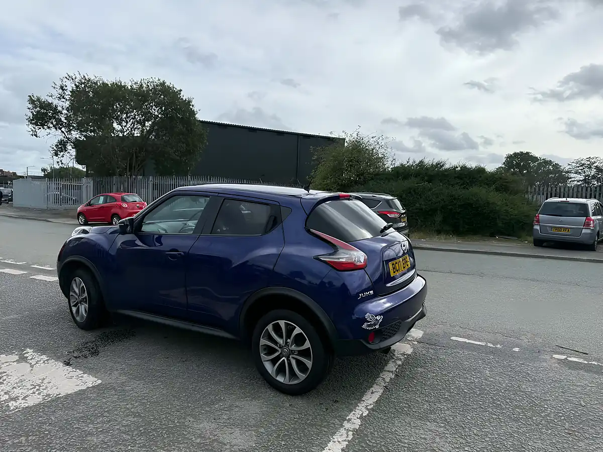 Used 2017 Nissan Juke Tekna Blue - Interior and Exterior details 8