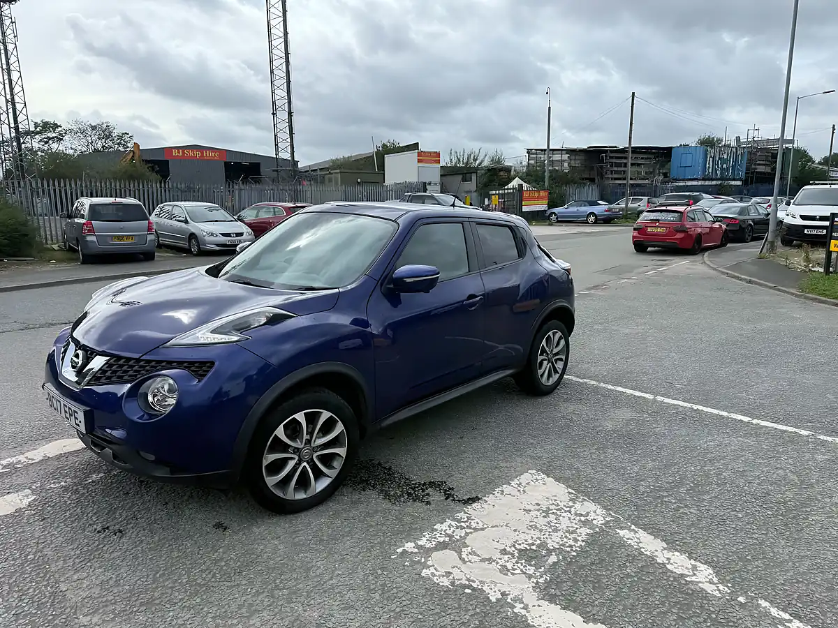 Used 2017 Nissan Juke Tekna Blue - Interior and Exterior details 9