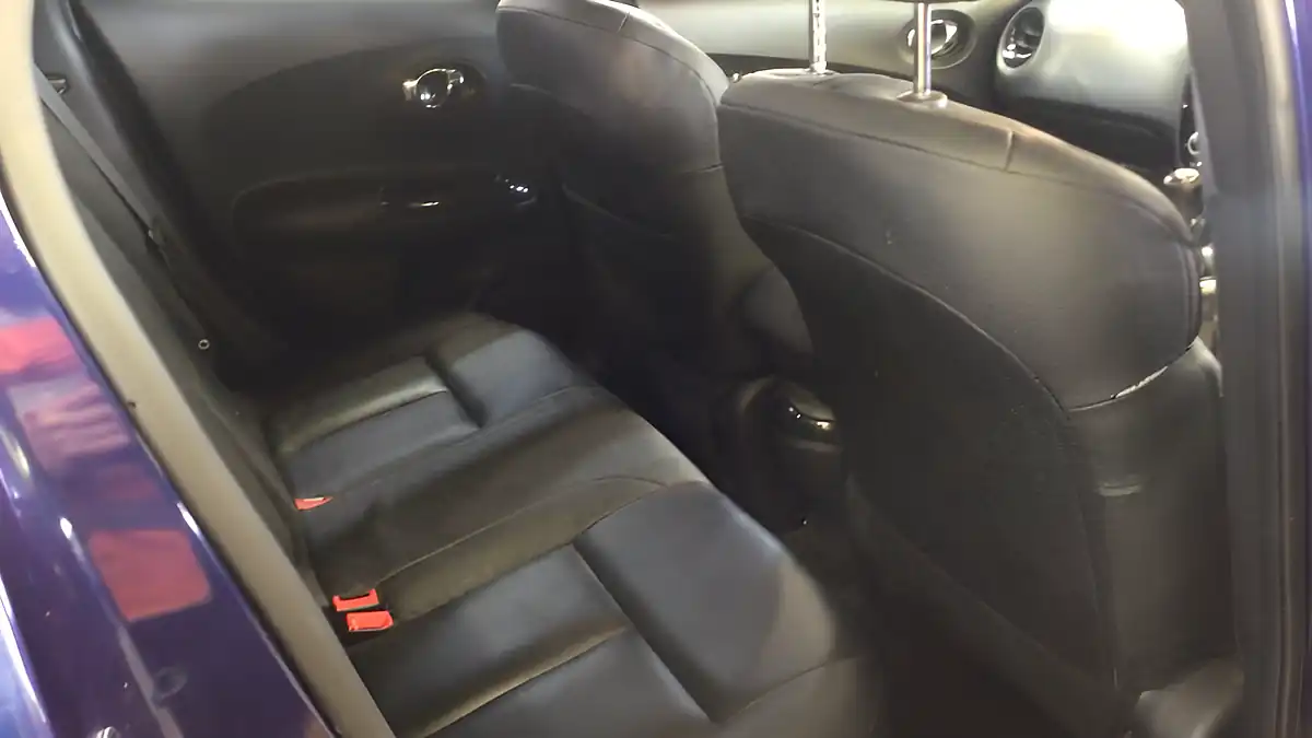 Used 2017 Nissan Juke Tekna Blue - Interior and Exterior details 7