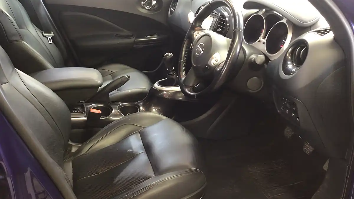 Used 2017 Nissan Juke Tekna Blue - Interior and Exterior details 8