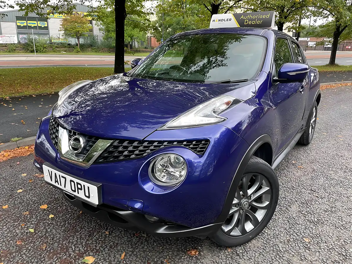 Used 2017 Nissan Juke Tekna Blue - Interior and Exterior details 12