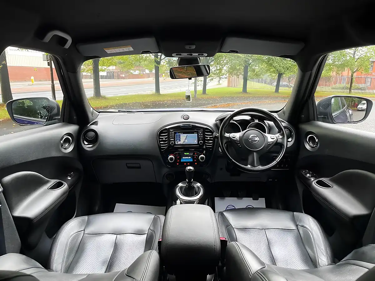Used 2017 Nissan Juke Tekna Blue - Interior and Exterior details 14