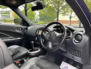 Used 2017 Nissan Juke Tekna Blue - Interior and Exterior details 15
