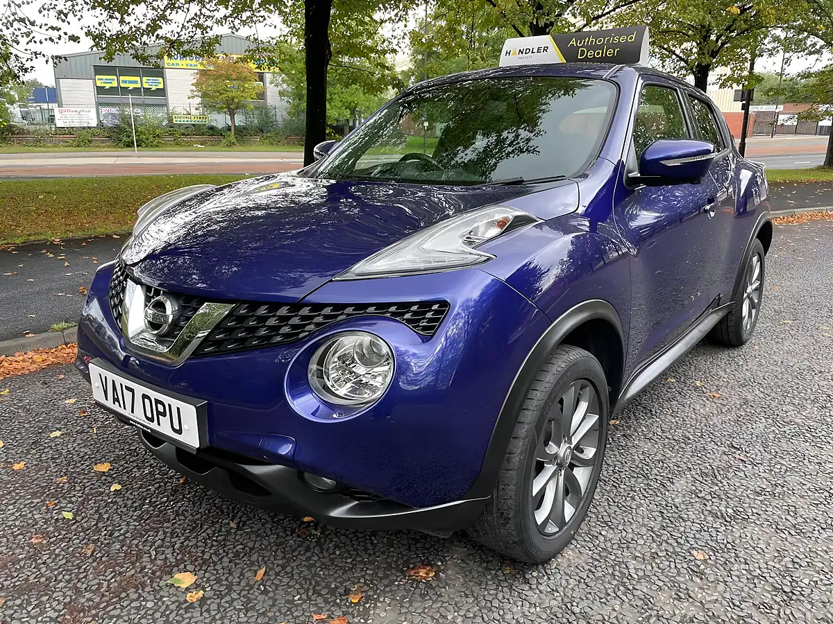 Used 2017 Nissan Juke Tekna Blue - Interior and Exterior details 4
