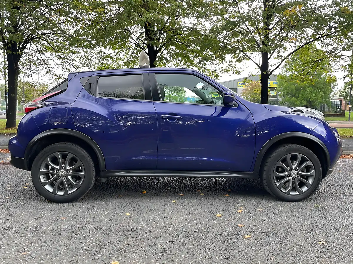 Used 2017 Nissan Juke Tekna Blue - Interior and Exterior details 9