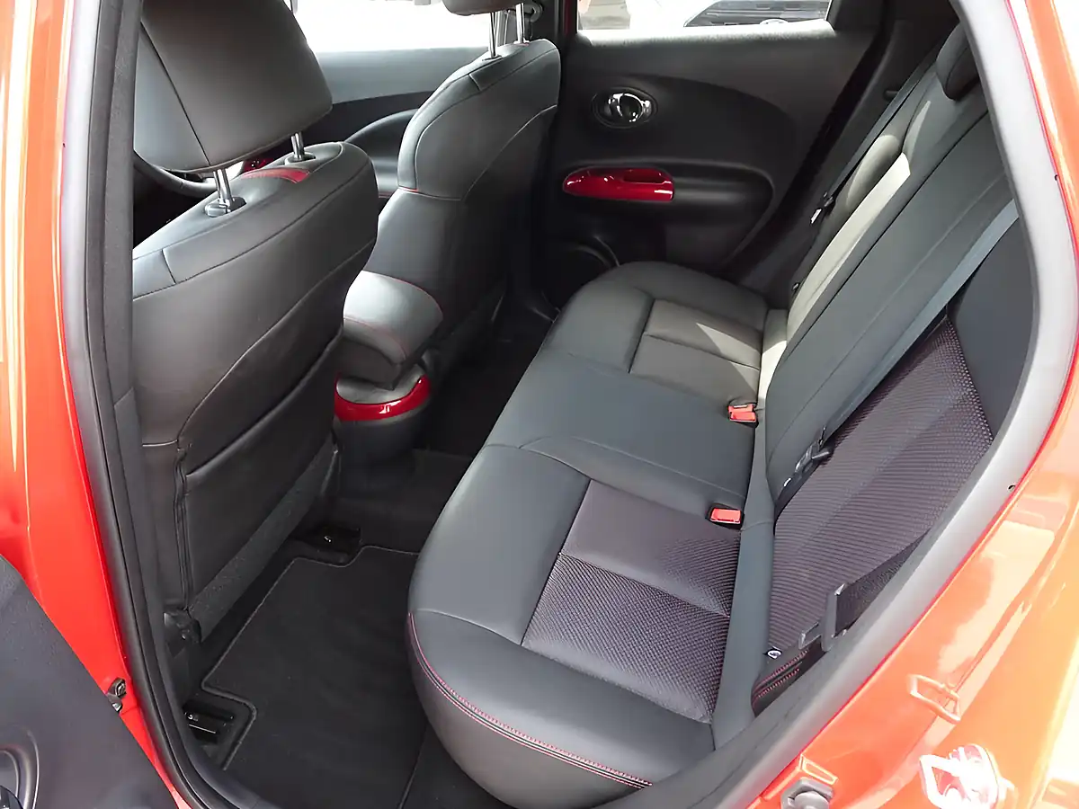 Used 2017 Nissan Juke Tekna Flame Red - Interior and Exterior details 13