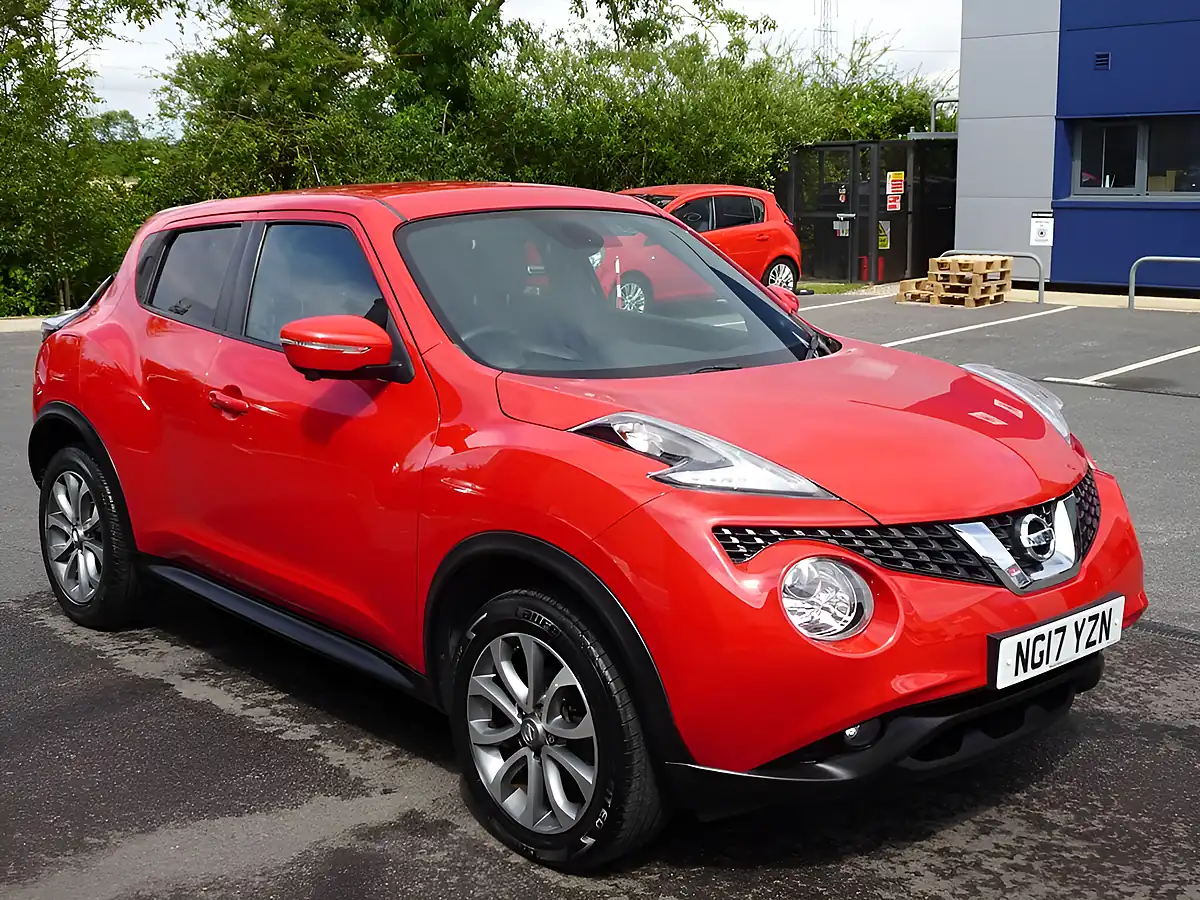 Used 2017 Nissan Juke Tekna Flame Red - Interior and Exterior details 2