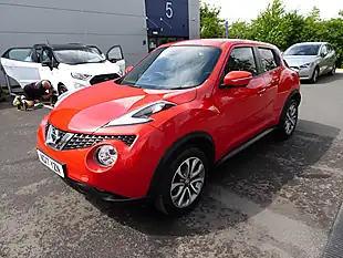 Used 2017 Nissan Juke Tekna Flame Red - Interior and Exterior details 9