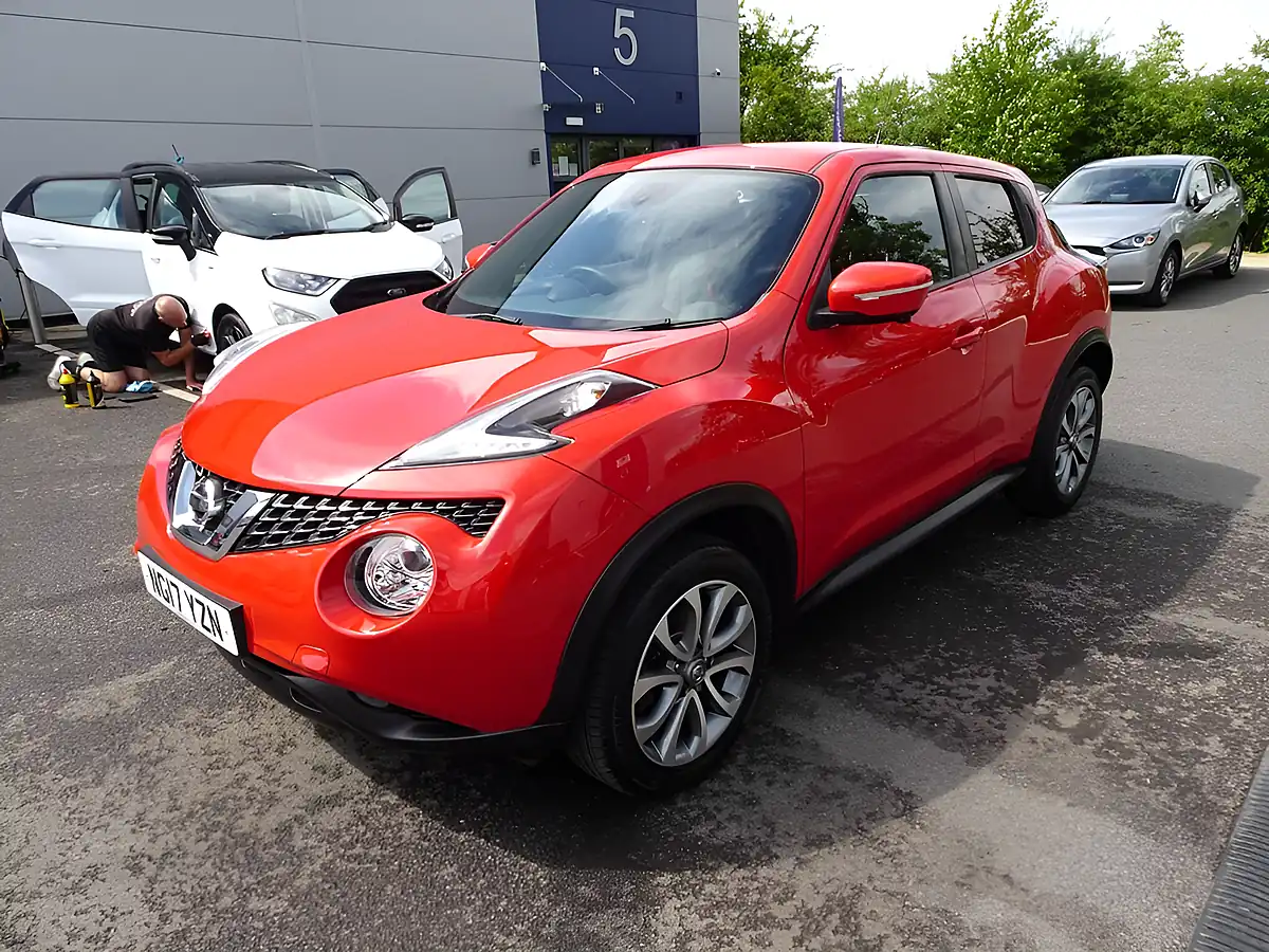 Used 2017 Nissan Juke Tekna Flame Red - Interior and Exterior details 9
