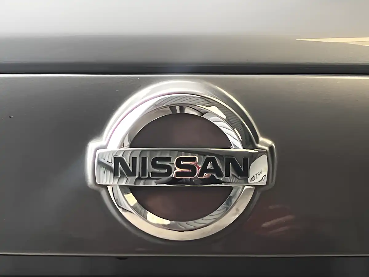 Used 2017 Nissan Juke Tekna Grey - Interior and Exterior details 11