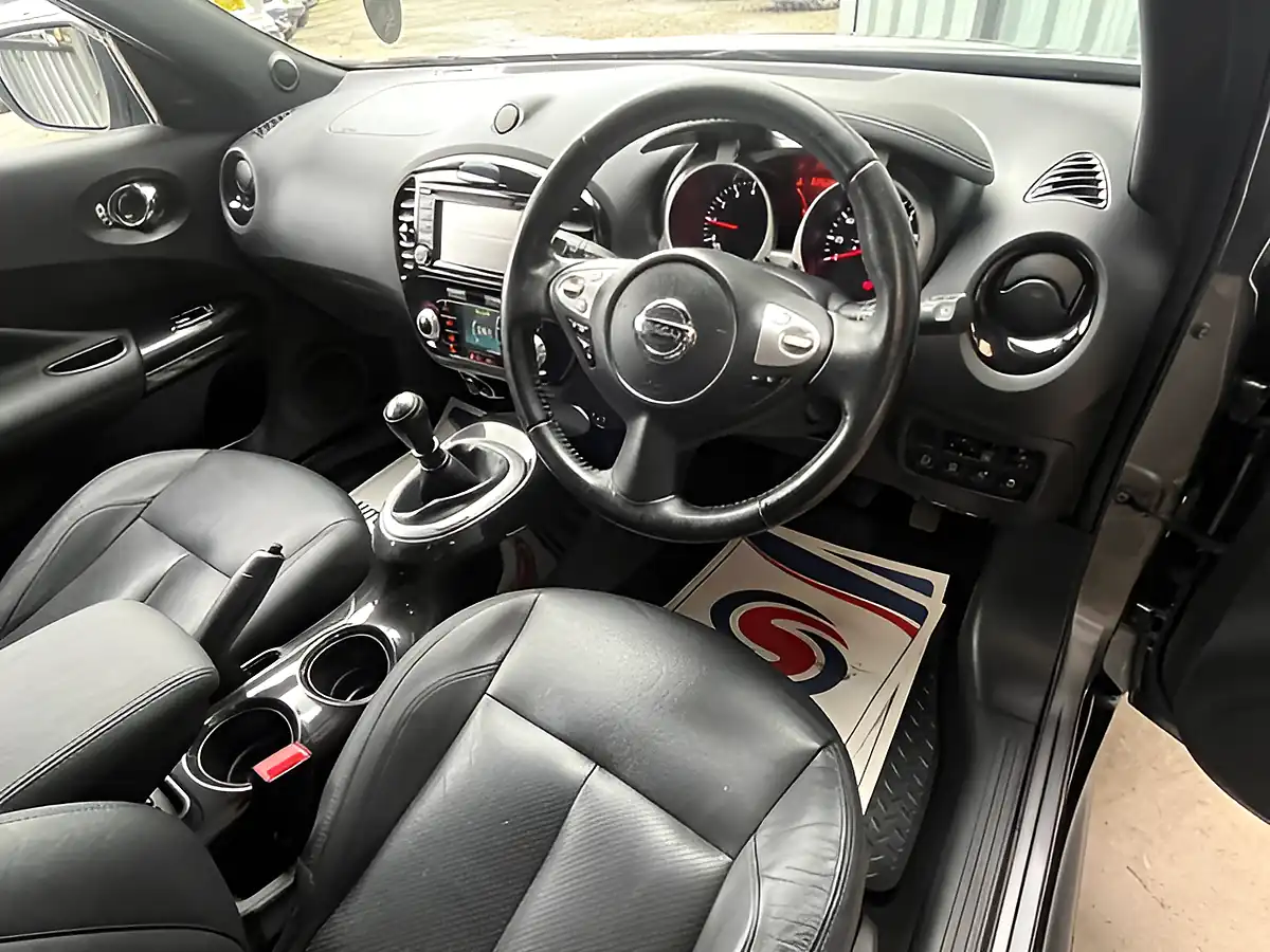 Used 2017 Nissan Juke Tekna Grey - Interior and Exterior details 17