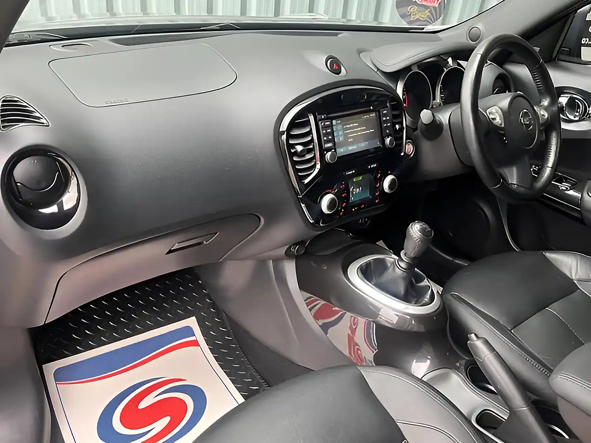 Used 2017 Nissan Juke Tekna Grey - Interior and Exterior details 19