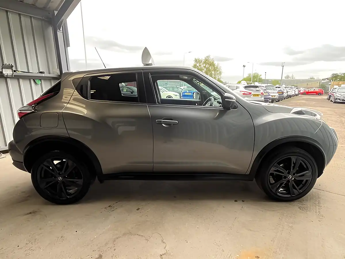 Used 2017 Nissan Juke Tekna Grey - Interior and Exterior details 8