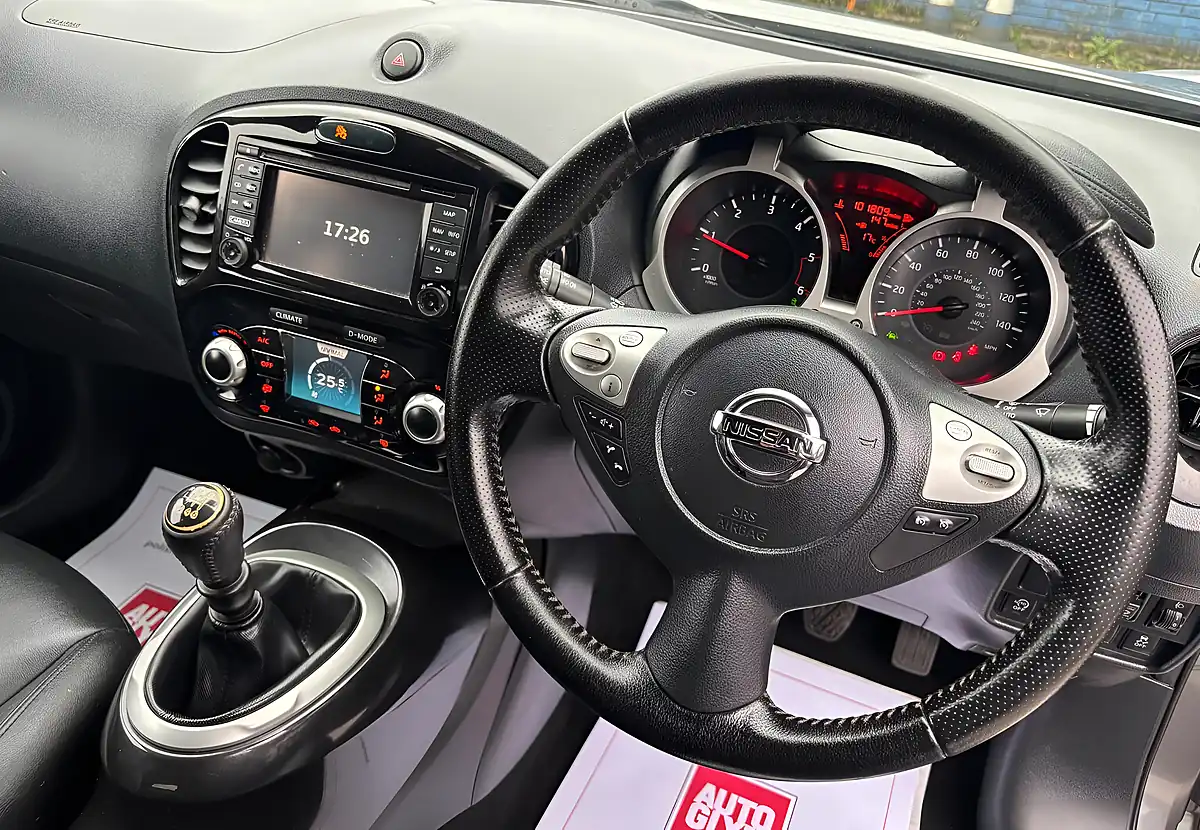 Used 2017 Nissan Juke Tekna Grey - Interior and Exterior details 14