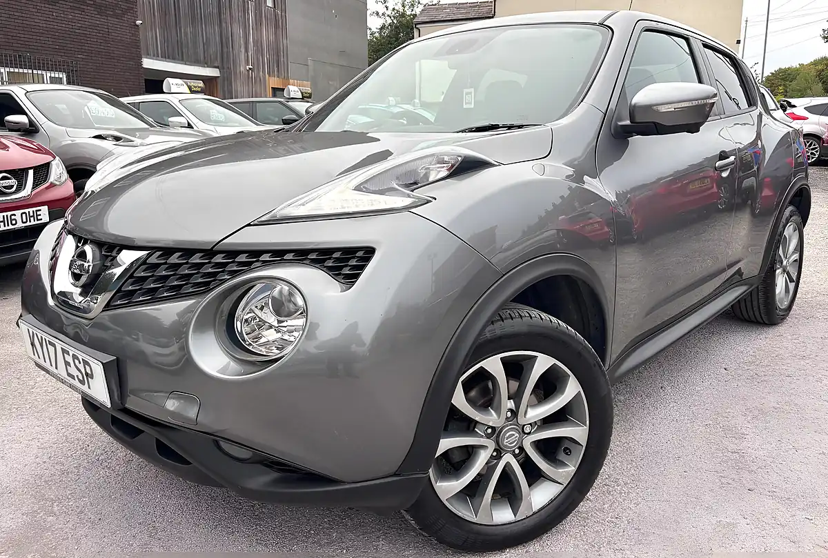 Used 2017 Nissan Juke Tekna Grey - Interior and Exterior details 4