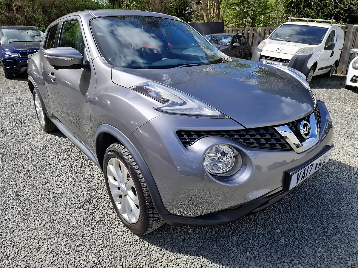 Used 2017 Nissan Juke Tekna Grey - Front View