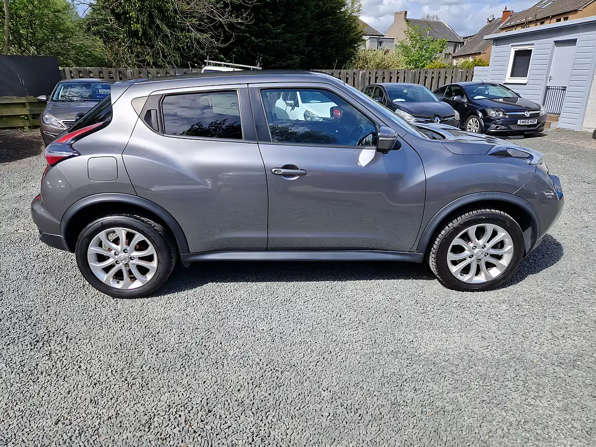 Used 2017 Nissan Juke Tekna Grey - Interior and Exterior details 8