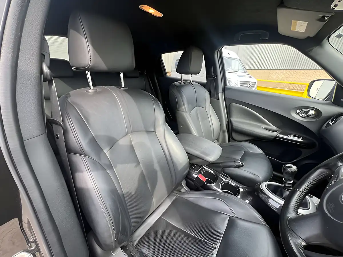 Used 2017 Nissan Juke Tekna Pearl Black - Interior and Exterior details 14