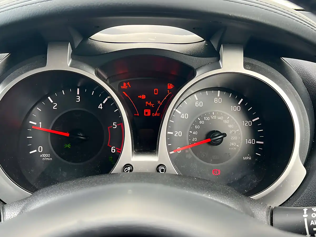 Used 2017 Nissan Juke Tekna Pearl Black - Interior and Exterior details 17